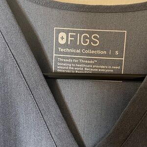 Figs color Heather Denim #3957, V-Neck Scrub Top